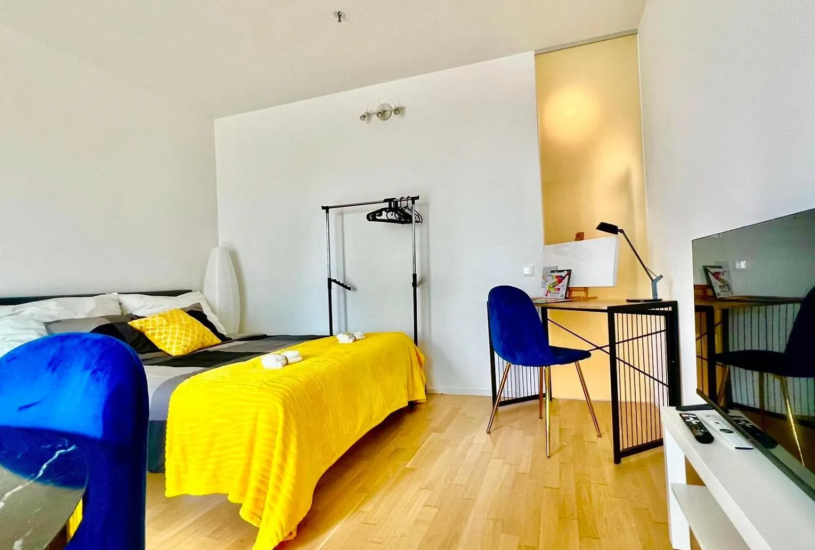 Sunshine'S View In Vienna Apartment