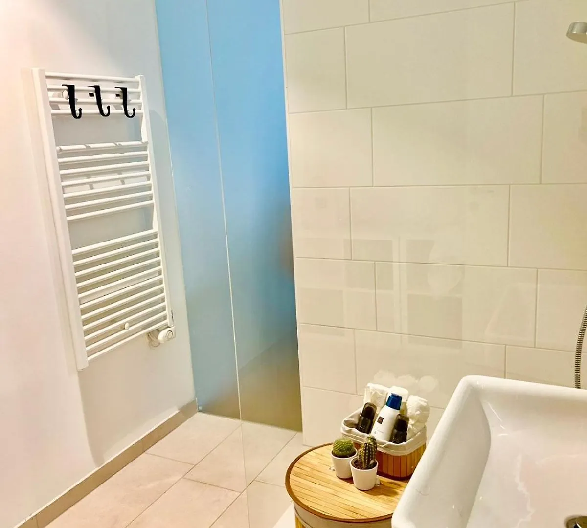 Sunshine'S View In Vienna Apartment